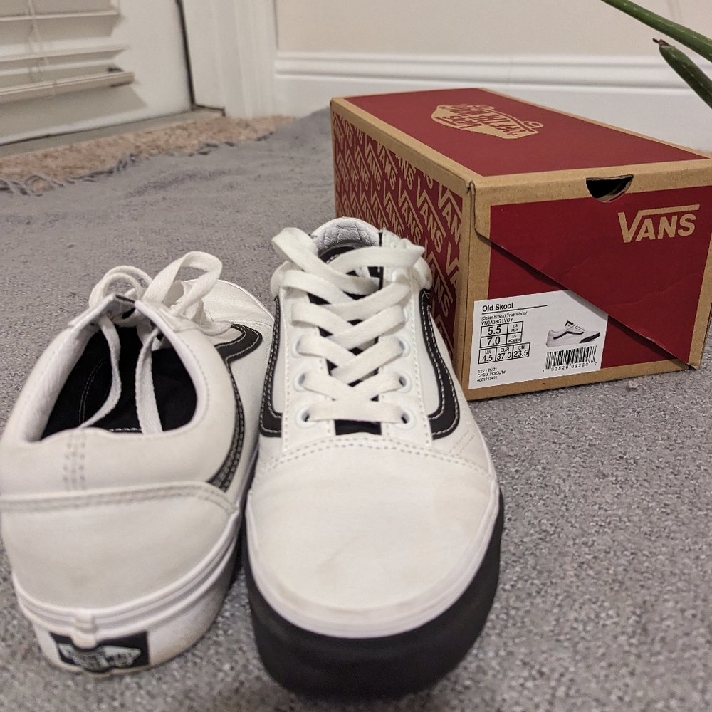 🤑SOLD🤑Old Skool Vans - Picture 6 of 6